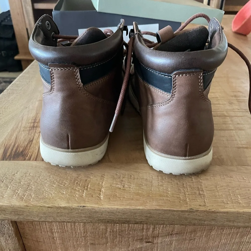 Goodfellow & Co Fashion Lace -Up Boots Size 9.5 Style Joey | Color Desert Tan |